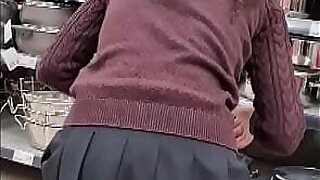 SPYING TEEN Unfocused AT SUPERMARKET - SHORT SKIRT